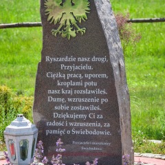 Przy pomniku Ryszarda Szurkowskiego w Świebodowie